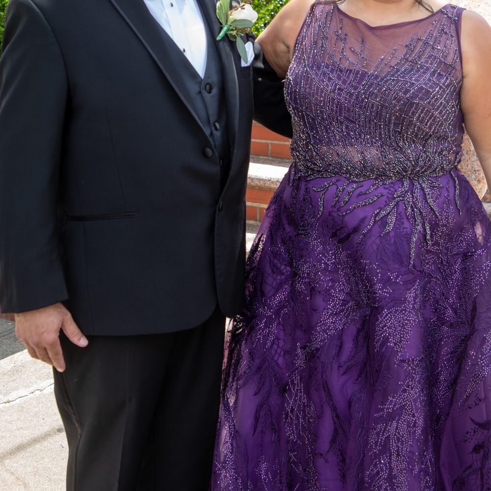 Mother of the Bride Gown - Picture 4 of 9